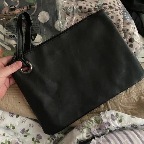 Matte Black Large Envelope Clutch Bag Wristlet Chic & Elegant Vegan Leather - Picture 5 of 8